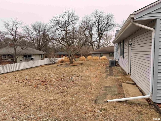 5110 N SHERIDAN Road, Peoria, IL 61614