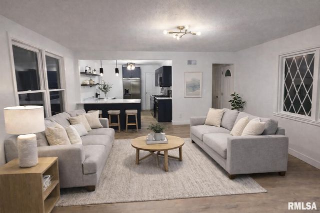 5110 N SHERIDAN Road, Peoria, IL 61614