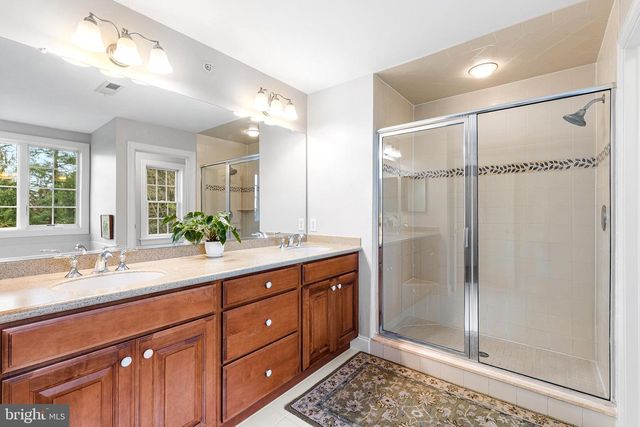 371 TRILLIUM LN, Wayne, PA 19087