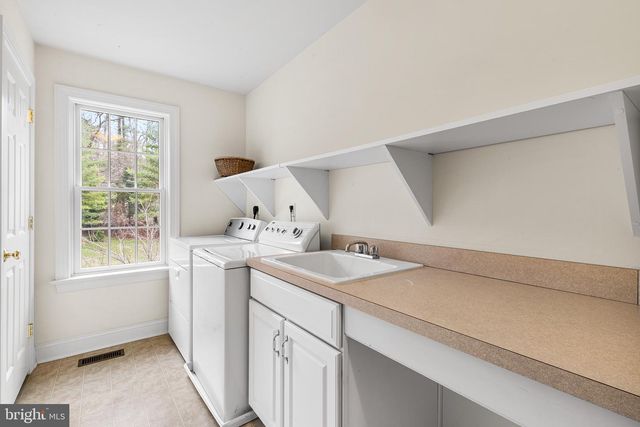 371 TRILLIUM LN, Wayne, PA 19087