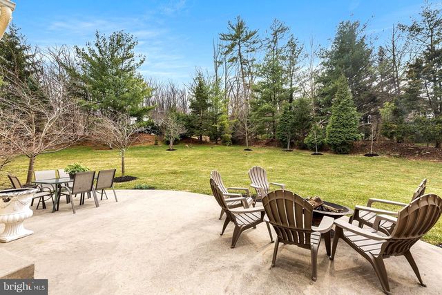 371 TRILLIUM LN, Wayne, PA 19087