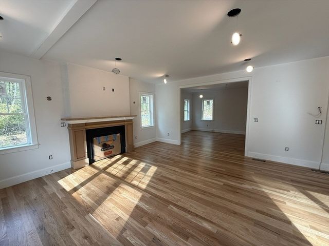 120 Maple St, Stow, MA 01775