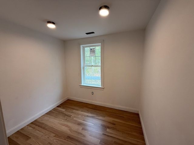 120 Maple St, Stow, MA 01775