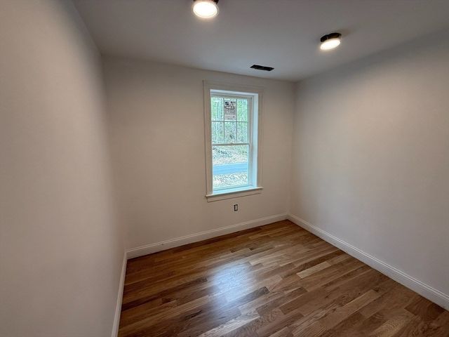 120 Maple St, Stow, MA 01775