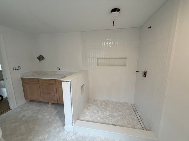120 Maple St, Stow, MA 01775