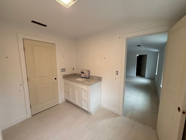 120 Maple St, Stow, MA 01775