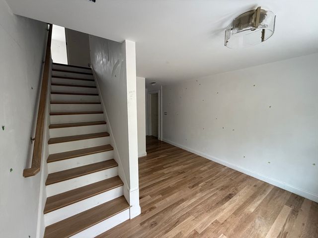 120 Maple St, Stow, MA 01775