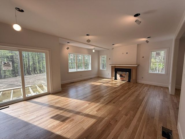 120 Maple St, Stow, MA 01775
