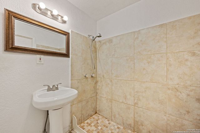 171 Gayle Ave, San Antonio, TX 78223