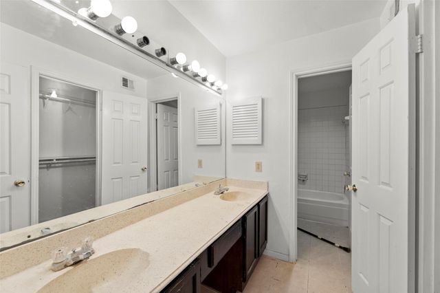 14600 Fonmeadow Drive 702, Houston, TX 77035