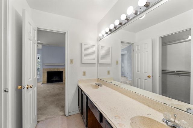 14600 Fonmeadow Drive 702, Houston, TX 77035