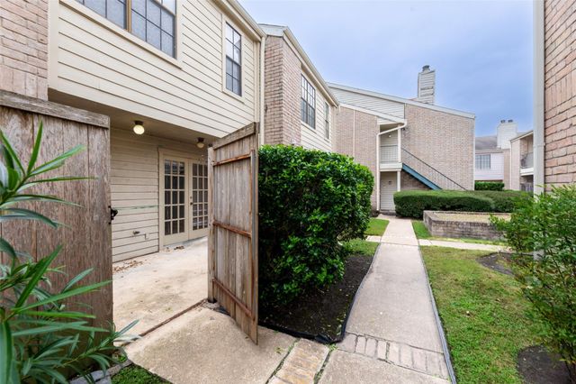 14600 Fonmeadow Drive 702, Houston, TX 77035