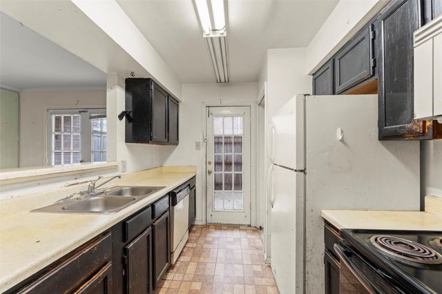 14600 Fonmeadow Drive 702, Houston, TX 77035