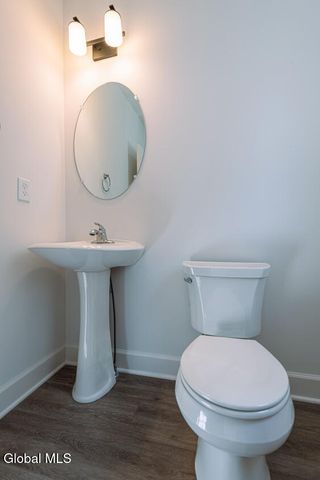 22 Cloverleaf Court, East Greenbush, NY 12061