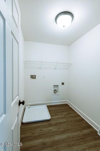 22 Cloverleaf Court, East Greenbush, NY 12061