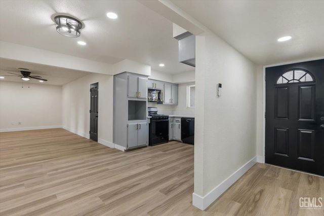 1125 Washington Avenue, Bakersfield, CA 93308