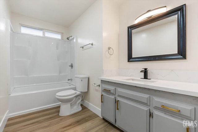 1125 Washington Avenue, Bakersfield, CA 93308