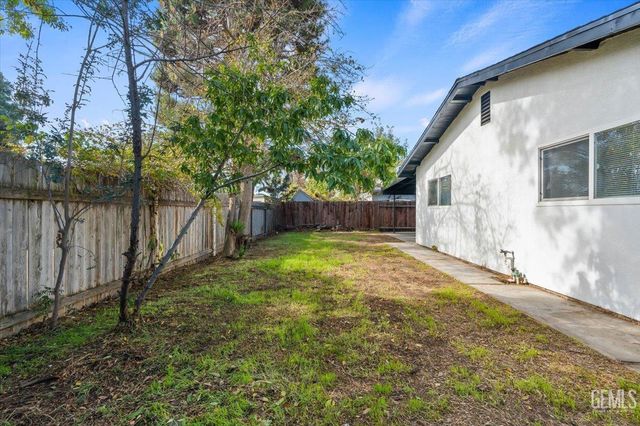 1125 Washington Avenue, Bakersfield, CA 93308