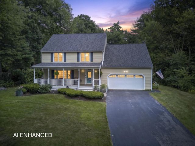 8 King Henry Drive, Londonderry, NH 03053