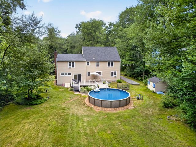 8 King Henry Drive, Londonderry, NH 03053