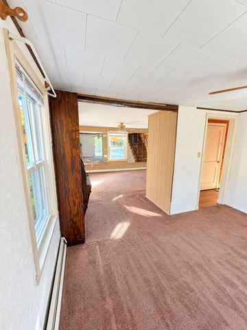 11 Ashton Street, Oxford, MA 01540