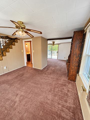 11 Ashton Street, Oxford, MA 01540