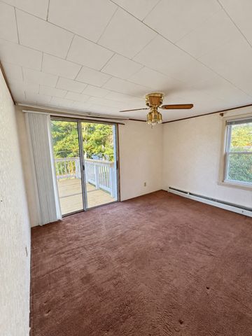11 Ashton Street, Oxford, MA 01540
