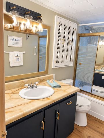 11 Ashton Street, Oxford, MA 01540