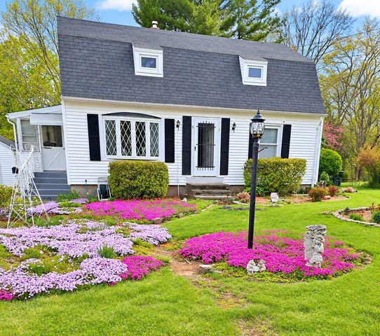11 Ashton Street, Oxford, MA 01540