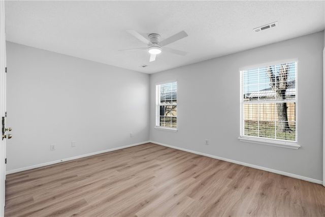 2102 SE K Street, Bentonville, AR 72712