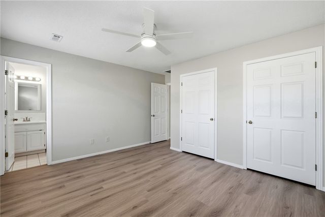 2102 SE K Street, Bentonville, AR 72712