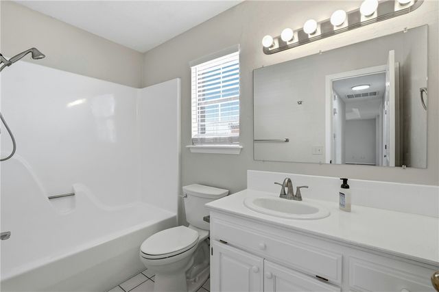 2102 SE K Street, Bentonville, AR 72712