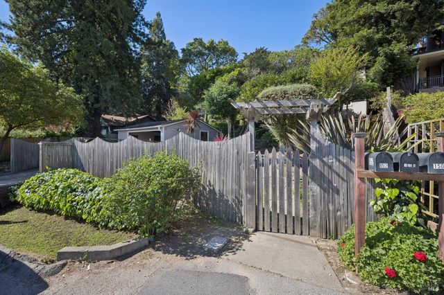 152 Almonte Blvd, Mill Valley, CA 94941