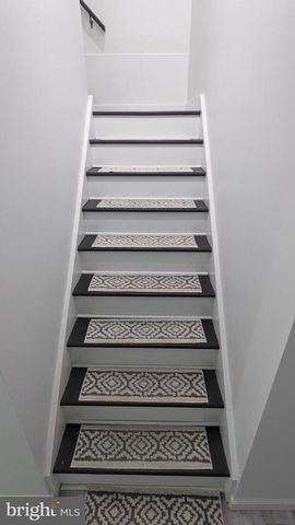 1006 KIMBERWICKE RD, Mclean, VA 22102