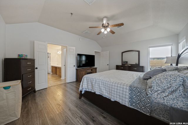 653 LAKE VALLEY DR, La Vernia, TX 78121