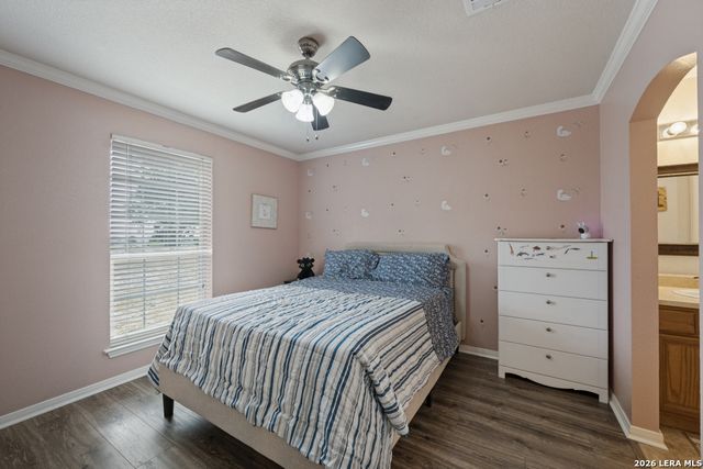 653 LAKE VALLEY DR, La Vernia, TX 78121