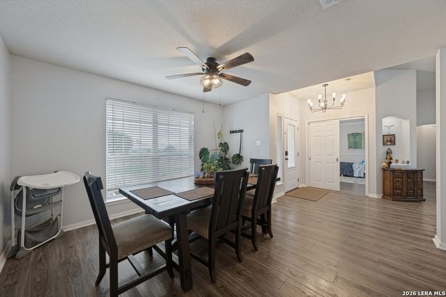 653 LAKE VALLEY DR, La Vernia, TX 78121