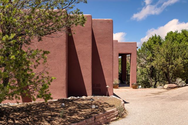 1980 Cerros Colorados, Santa Fe, NM 87501