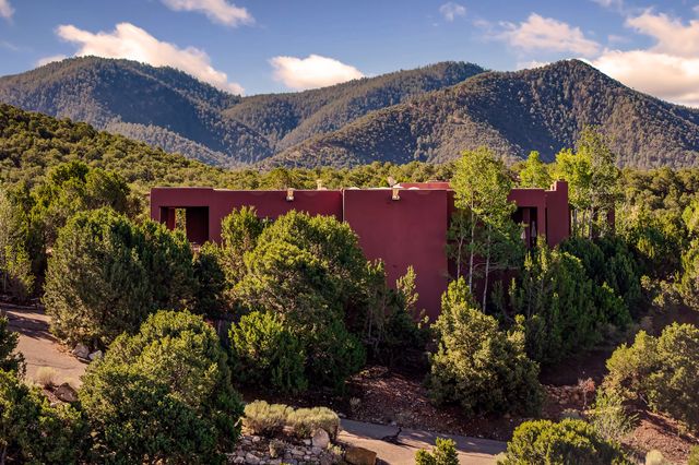 1980 Cerros Colorados, Santa Fe, NM 87501