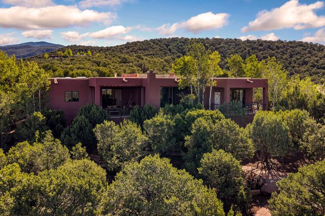 1980 Cerros Colorados, Santa Fe, NM 87501