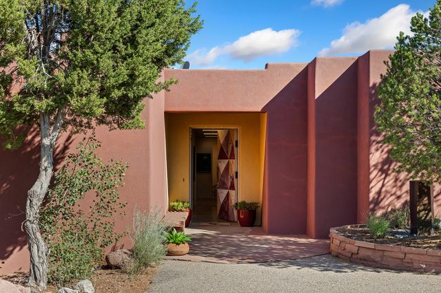 1980 Cerros Colorados, Santa Fe, NM 87501