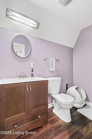 4805 Oak Pointe Dr, Louisville, KY 40245