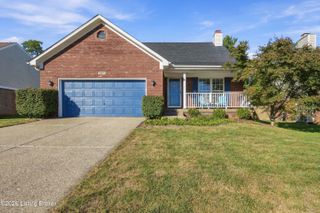 4805 Oak Pointe Dr, Louisville, KY 40245