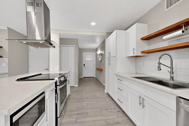 6407 Redwood Lane, Rowlett, TX 75089