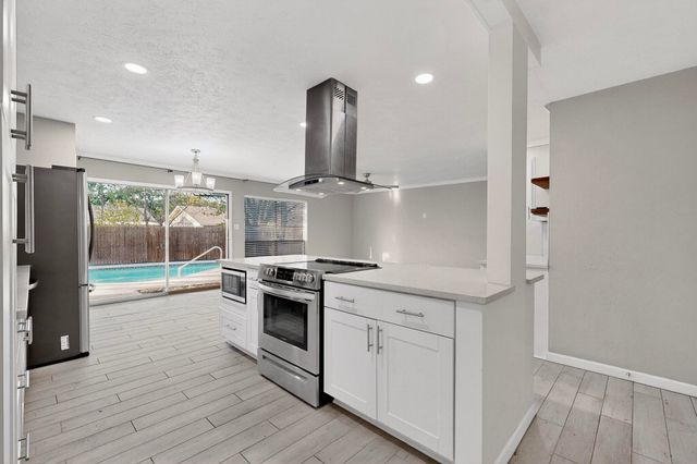 6407 Redwood Lane, Rowlett, TX 75089