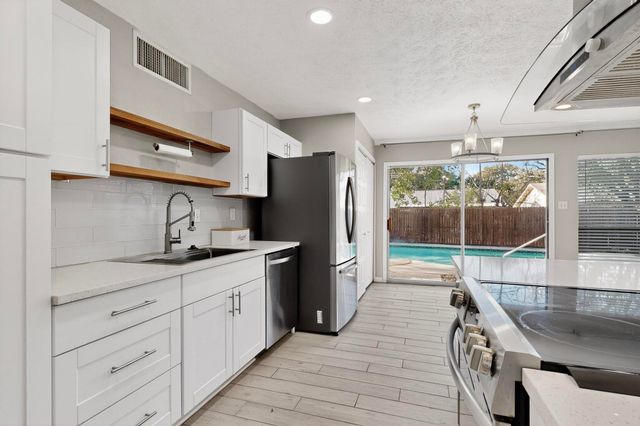 6407 Redwood Lane, Rowlett, TX 75089