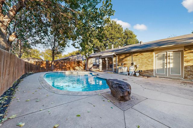 6407 Redwood Lane, Rowlett, TX 75089