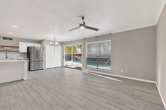 6407 Redwood Lane, Rowlett, TX 75089