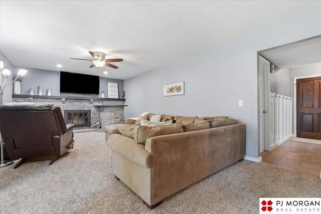5524 S 151st Street, Omaha, NE 68137