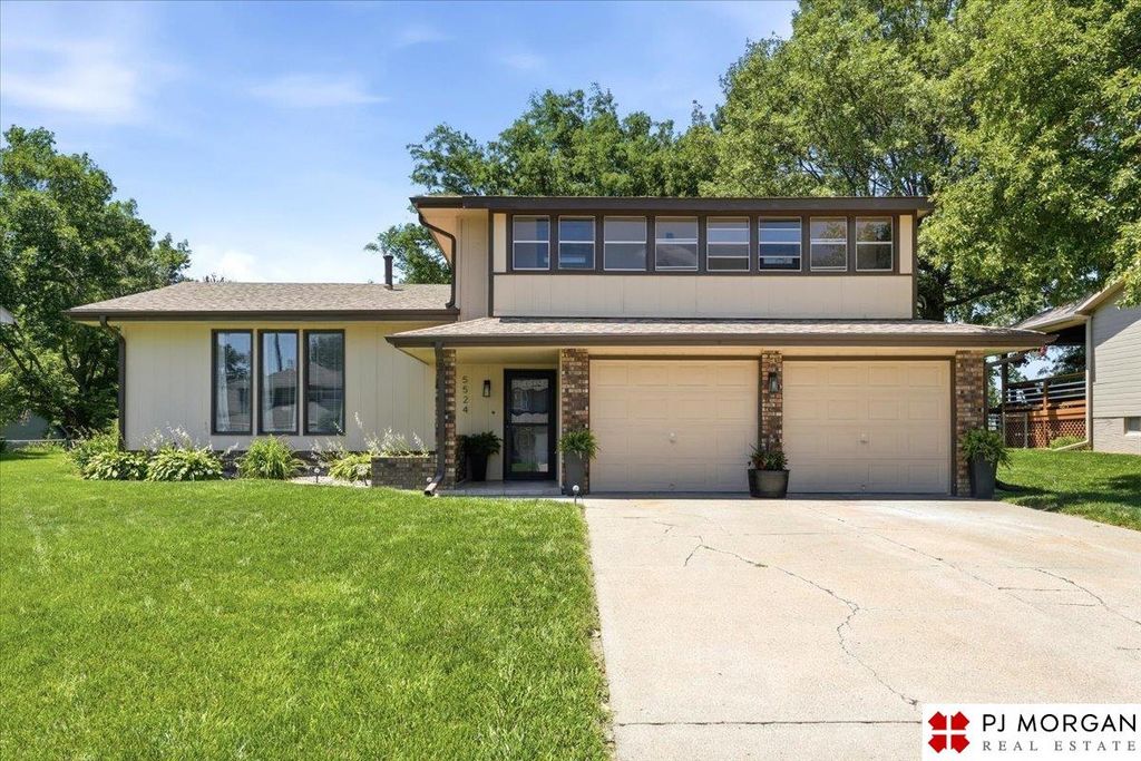 5524 S 151st Street, Omaha, NE 68137